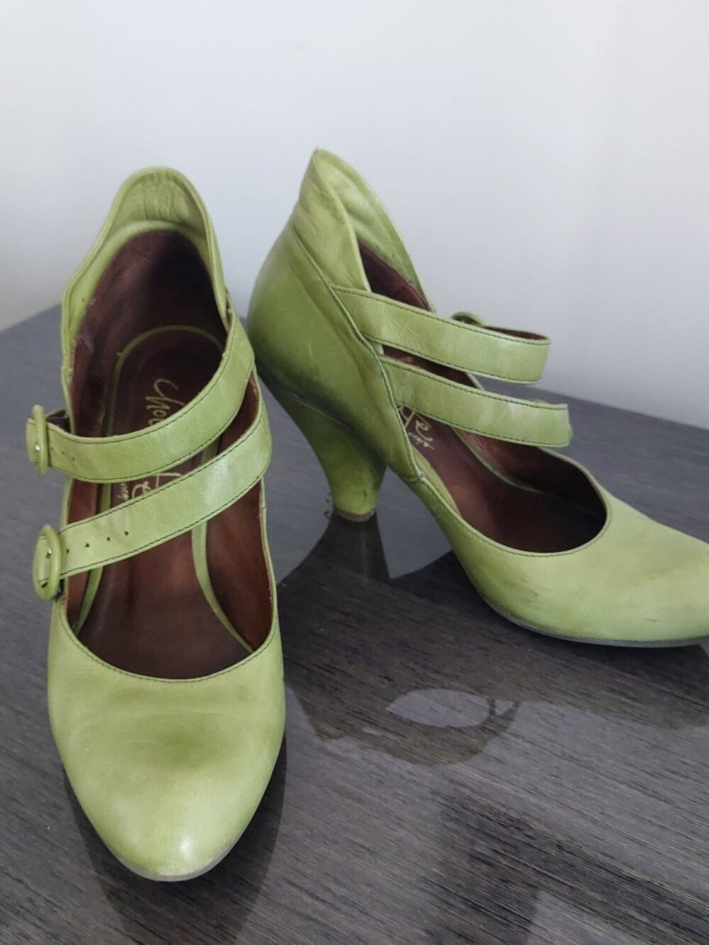 Chocolate Negro pumps, size 39 EU (8.5)